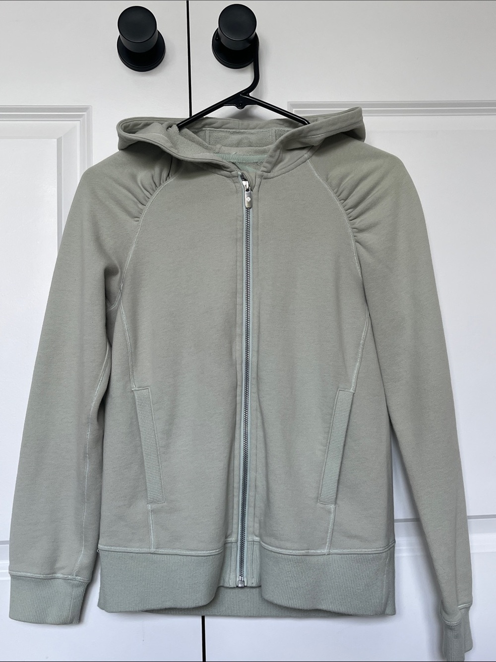 Lululemon Full Zip-Up Hoodie Sage Green Size 4 *Rare* - Picture 2 of 9